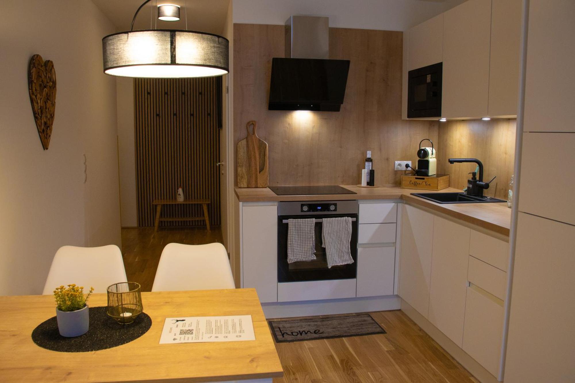 Danube Lodge, Uptown, A/c Apartment Wien